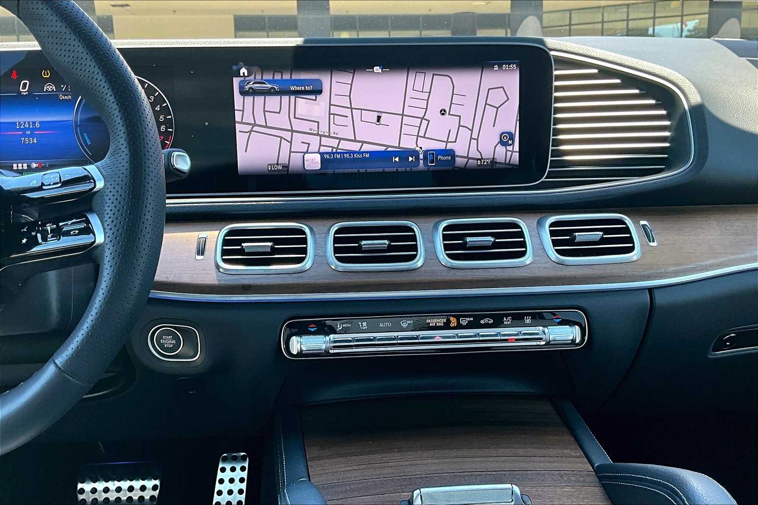2025 Mercedes Benz GLE 450e 4MATIC photo 5