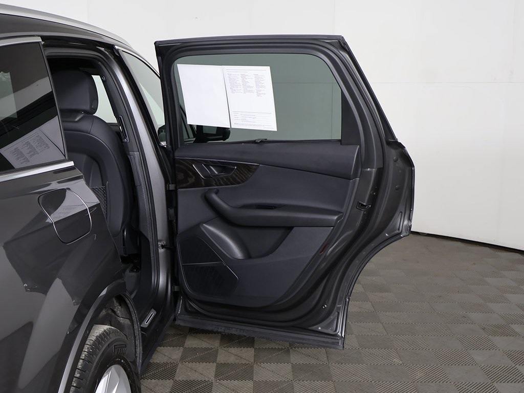 2022 Audi Q7 45 Premium Plus photo 26