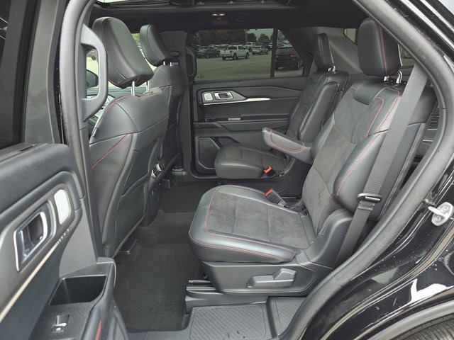 2025 Ford Explorer ST photo 4