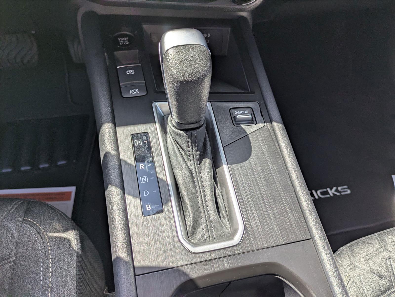 2026 Nissan Kicks SV photo 18