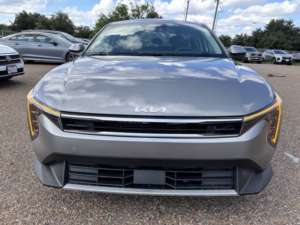 2025 Kia K4 EX photo 2
