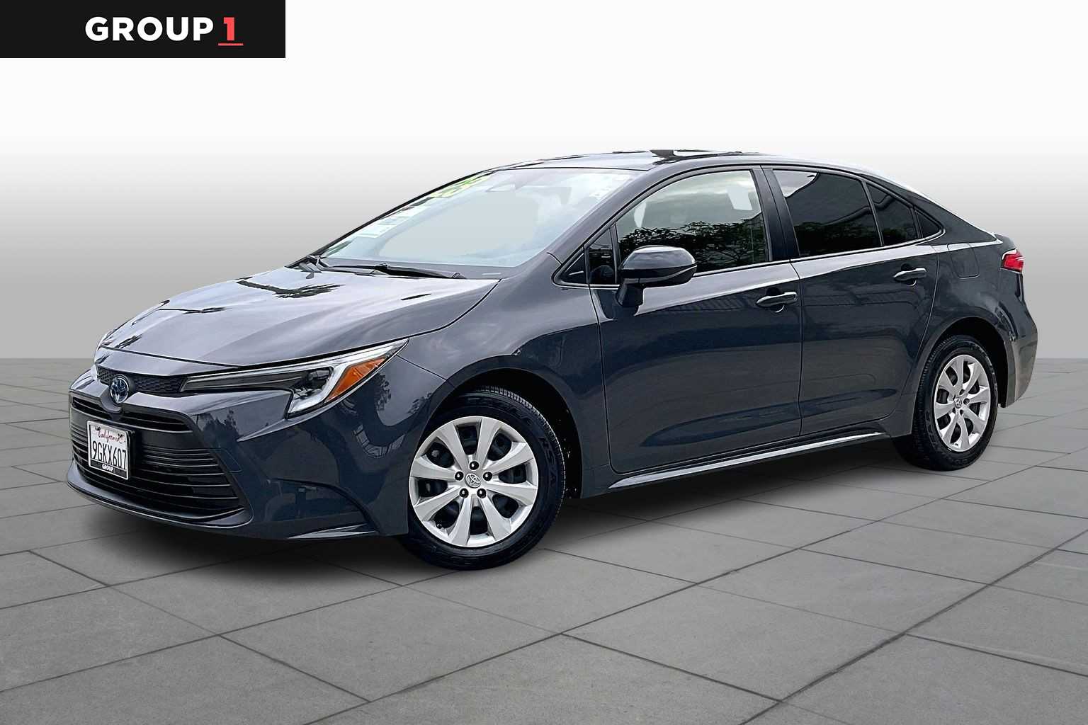 2023 Toyota Corolla LE's photo