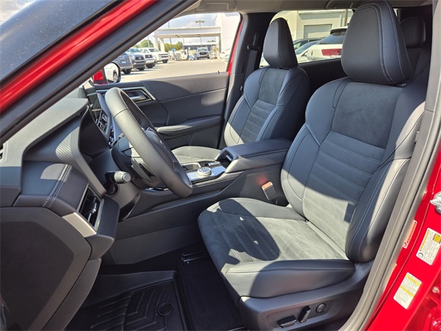 2025 Mitsubishi Outlander SE photo 9