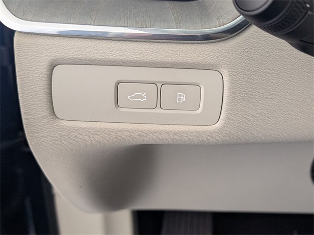 2023 Volvo XC60 Recharge Hybrid T8 Plus photo 27