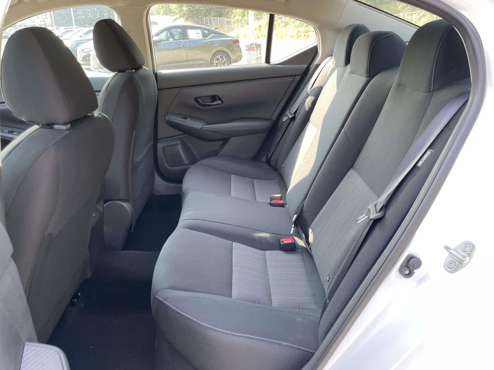 2025 Nissan Sentra SV photo 10