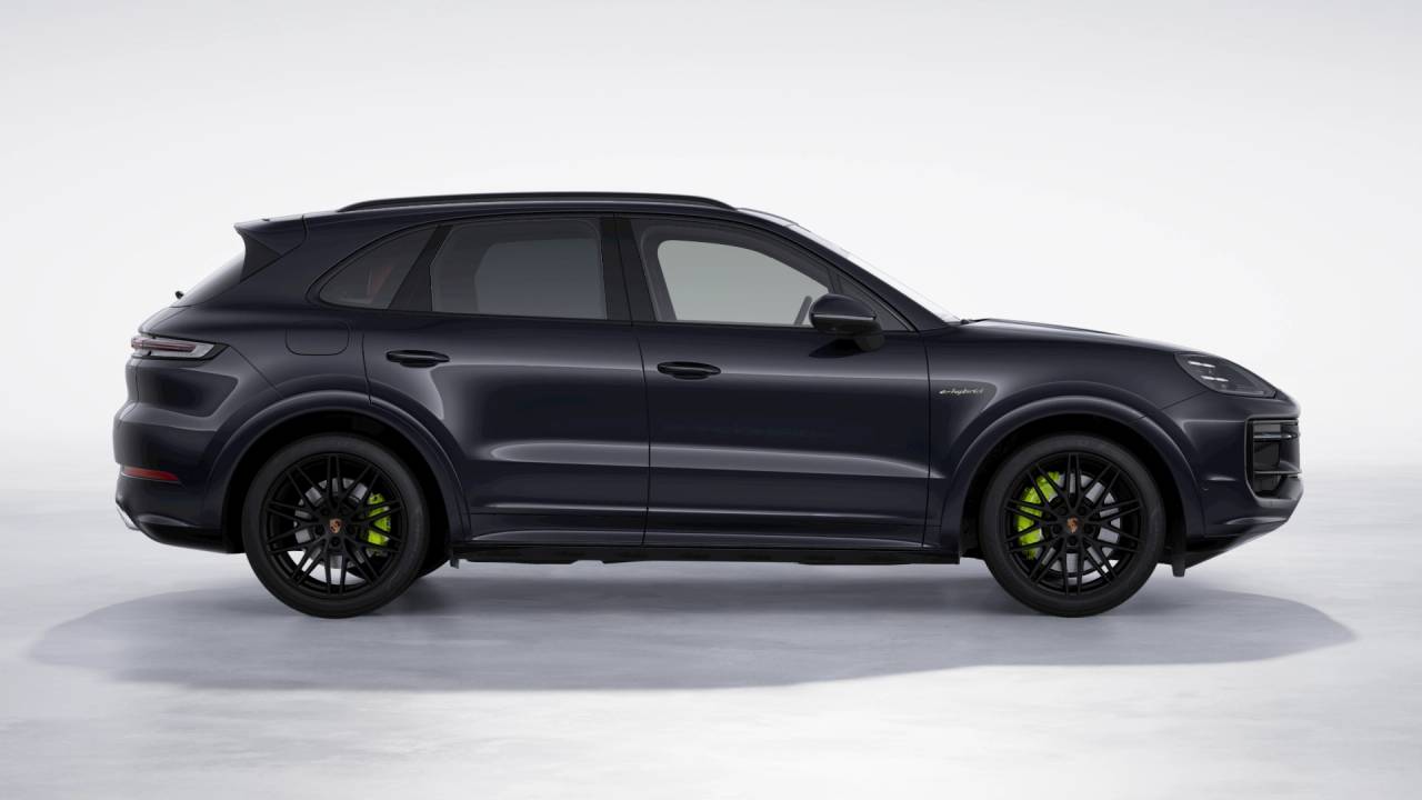 2026 Porsche Cayenne E-Hybrid photo 3