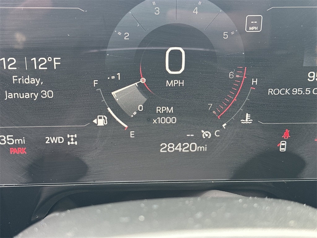 2025 GMC YUKON - Image 12