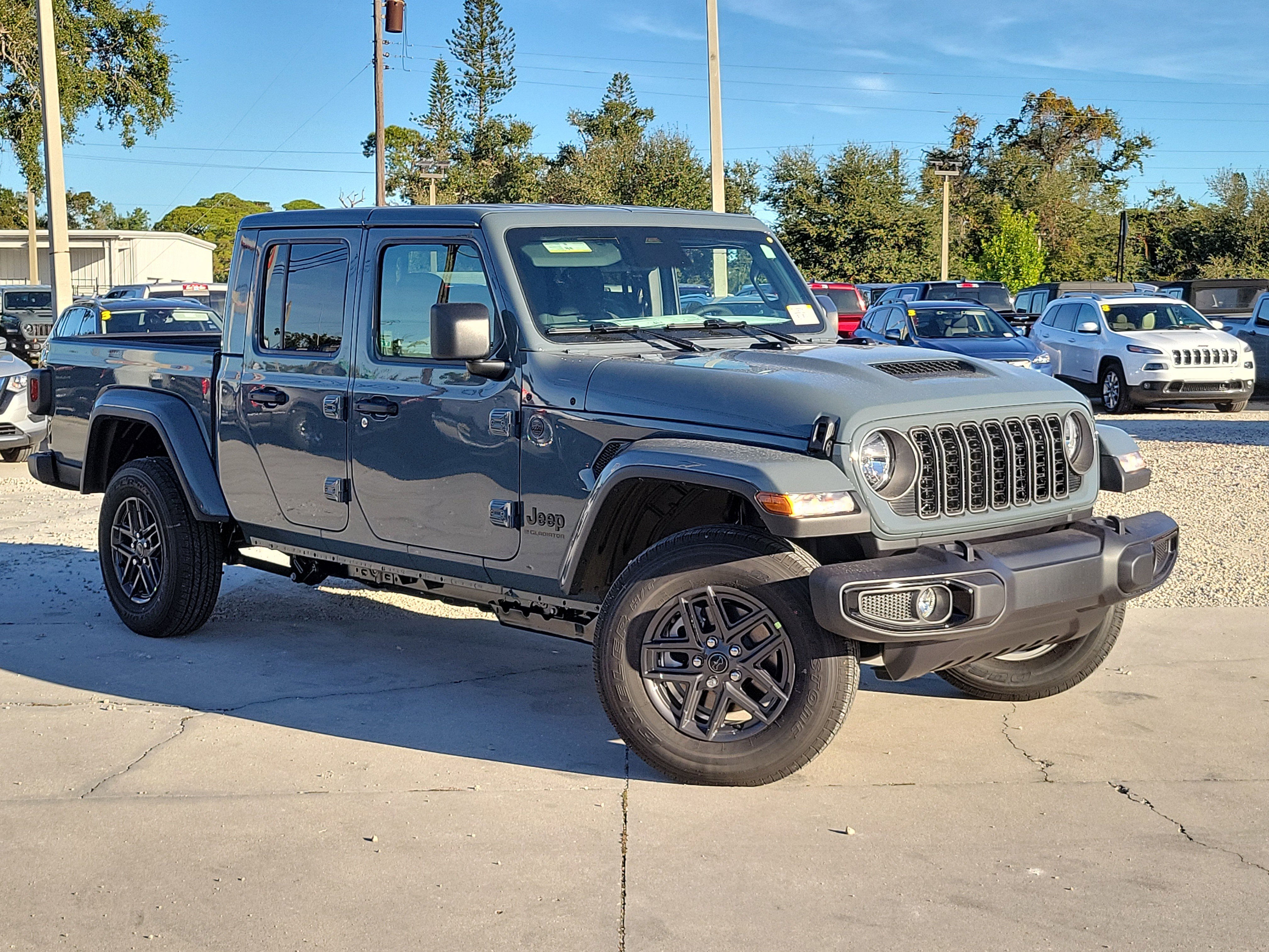 2026 Jeep Gladiator Sport S's photo