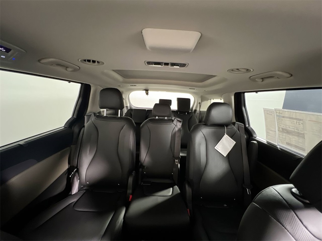 2026 Kia Carnival LX photo 26