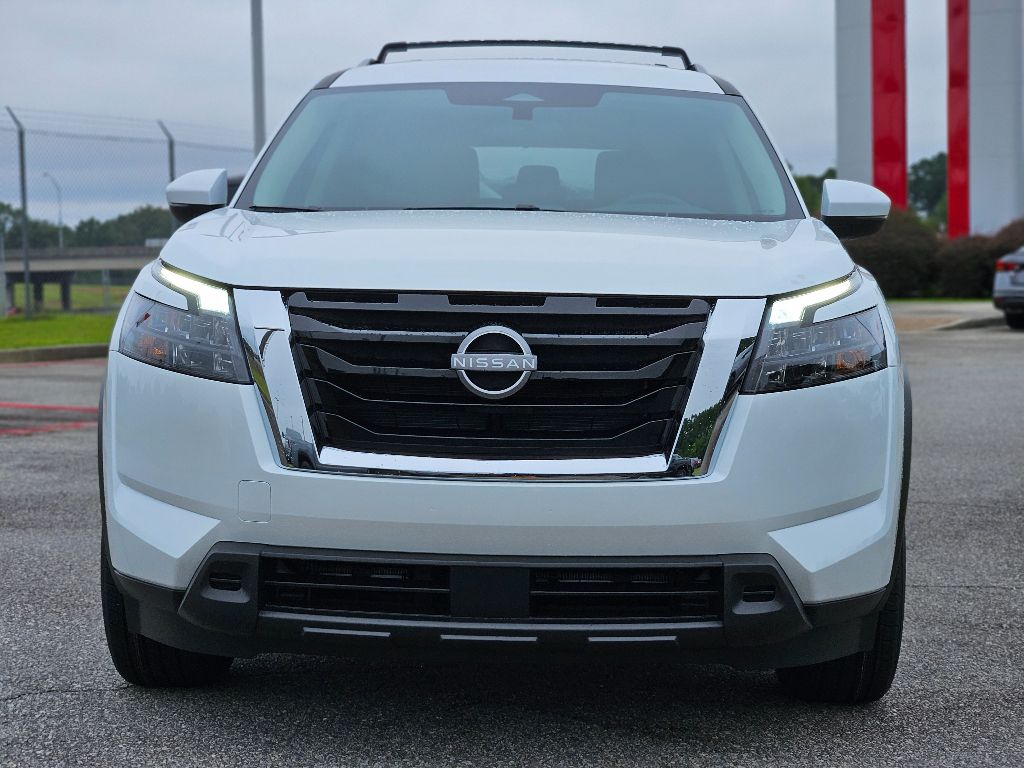2025 Nissan Pathfinder SV photo 2