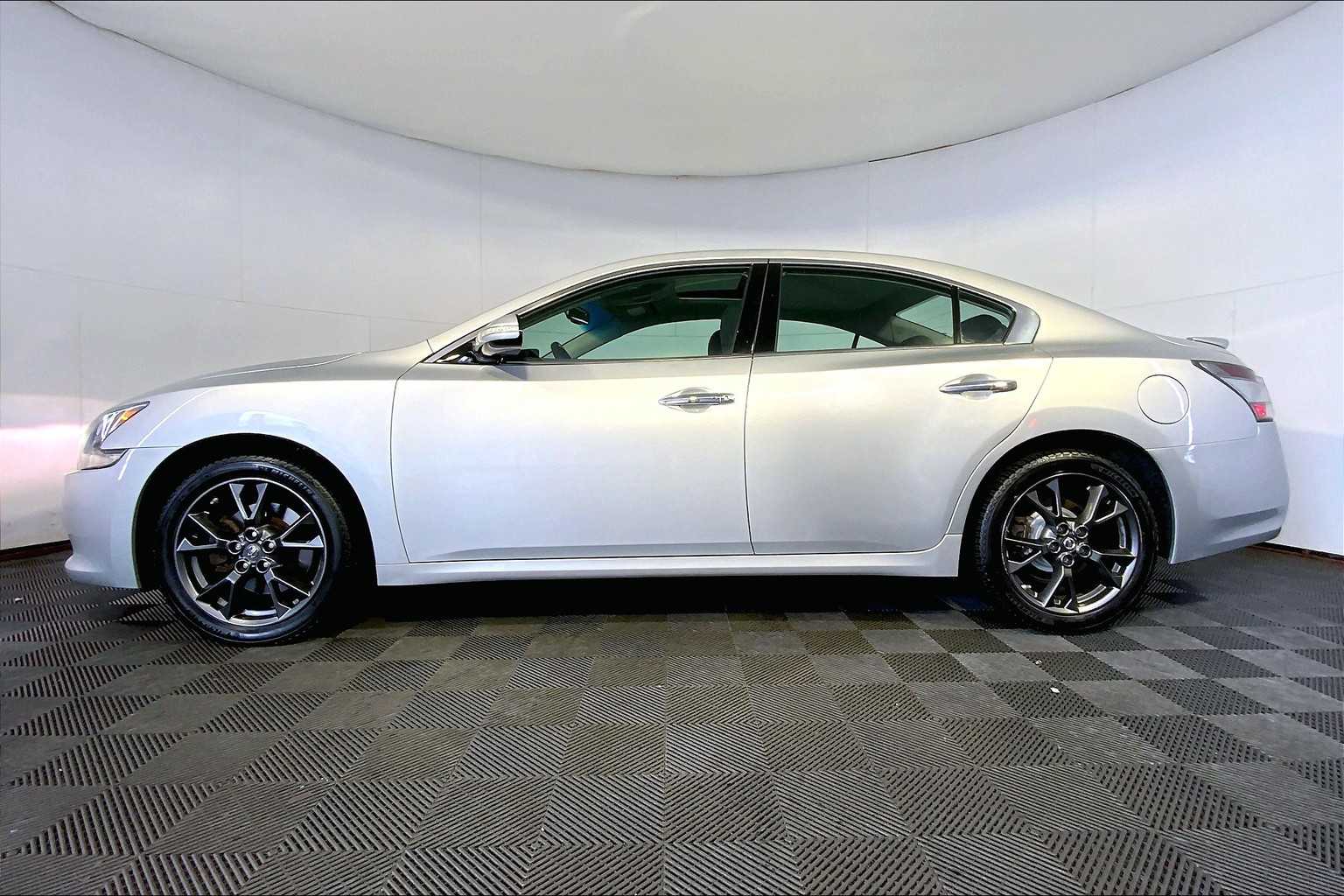Used 2014 Nissan Maxima S with VIN 1N4AA5AP3EC475972 for sale in Westwood, MA
