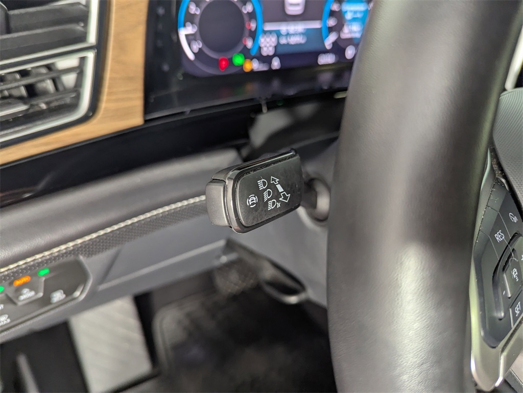 2024 Volkswagen Atlas SE Technology photo 17