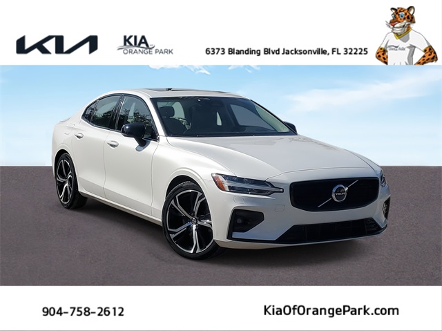 2024 Volvo S60 B5 Core photo 2
