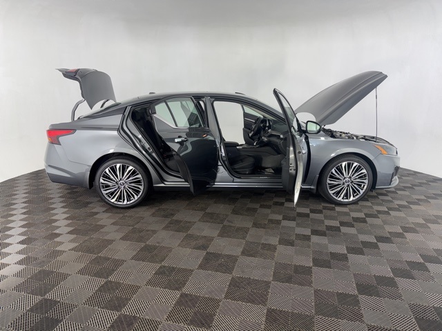 2024 Nissan Altima 2.5 SL photo 9