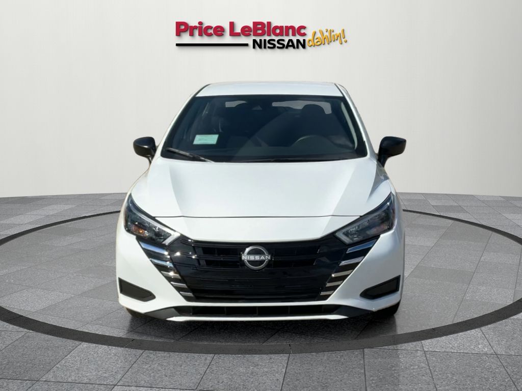 2025 Nissan Versa 1.6 S photo 2