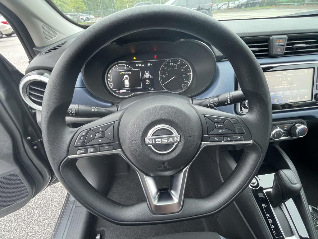 2025 Nissan Versa SV photo 16