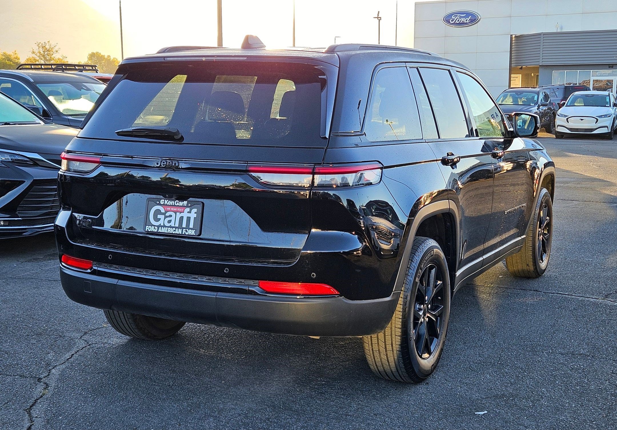 2024 Jeep Grand Cherokee Altitude photo 3
