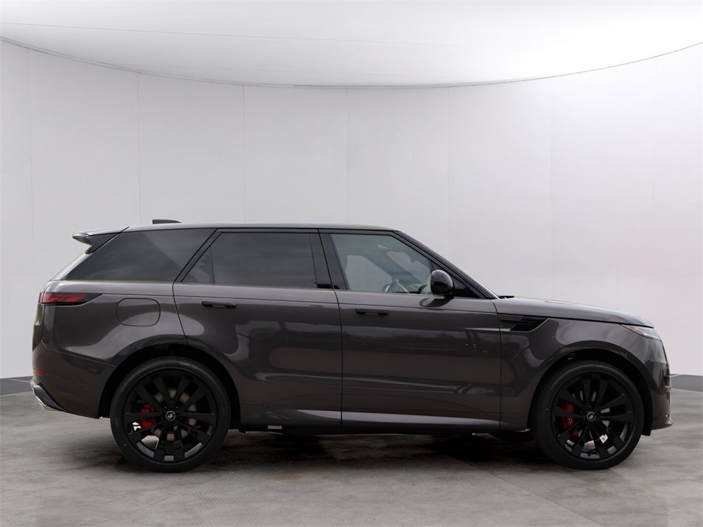 2025 Land Rover Range Rover Sport SE photo 4