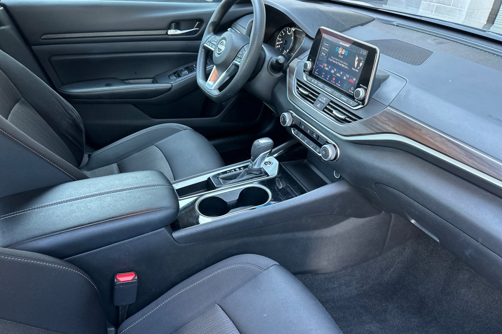 2024 Nissan Altima 2.5 SV photo 13
