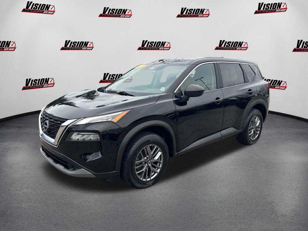 2023 Nissan Rogue S's photo