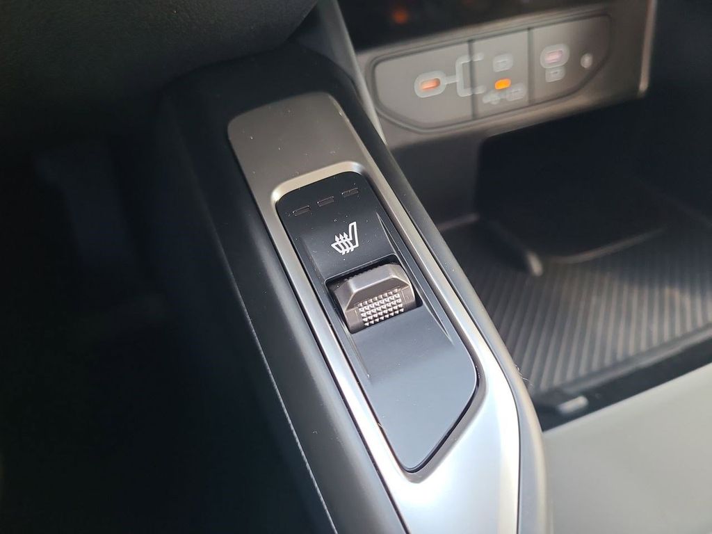 2025 Kia Sorento S photo 23