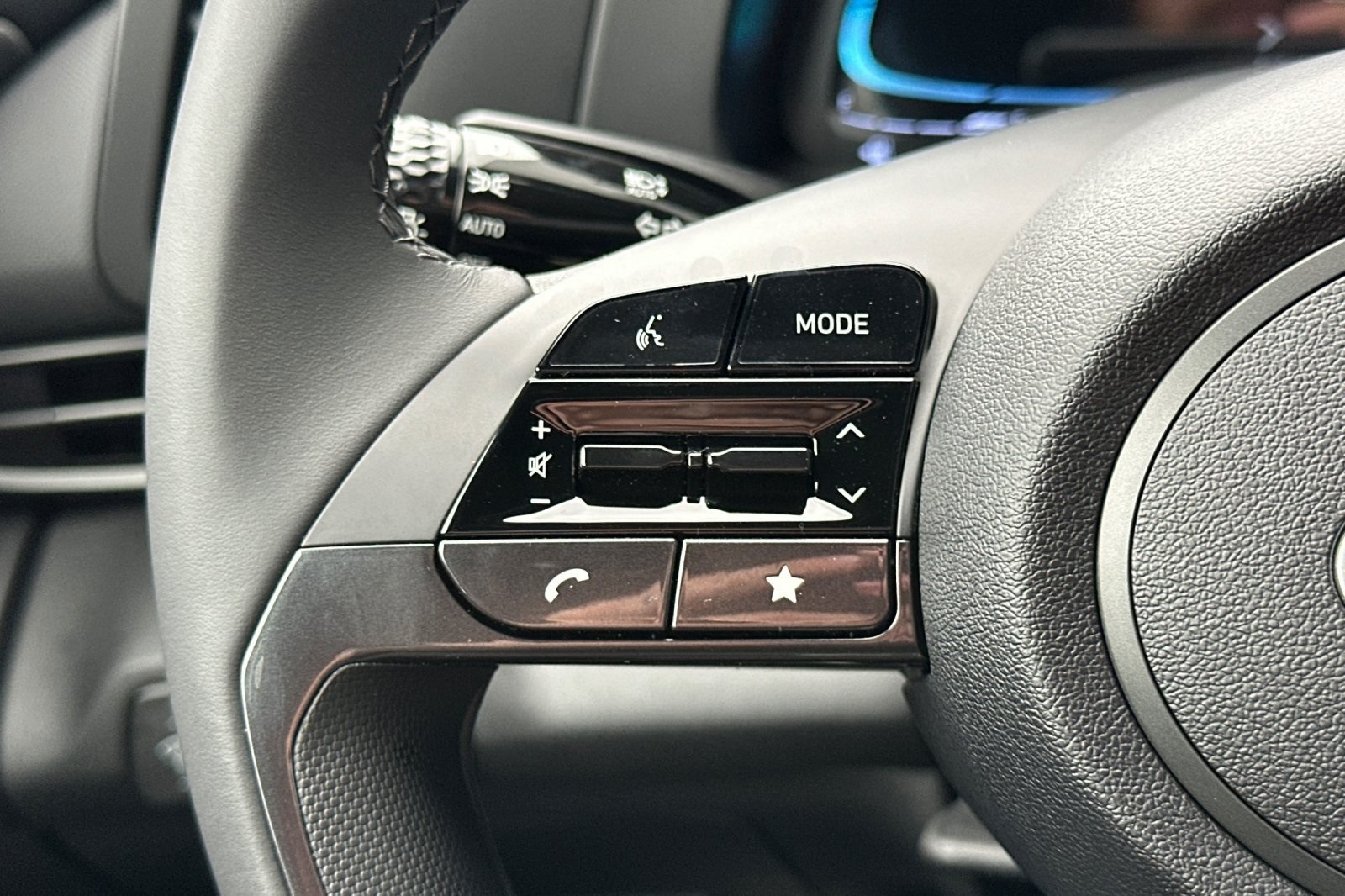 2025 Hyundai Elantra SEL Sport photo 23