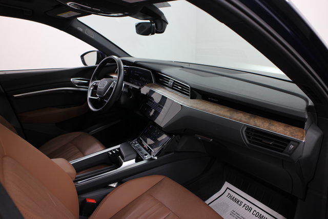 2022 Audi e-tron Premium Plus photo 34