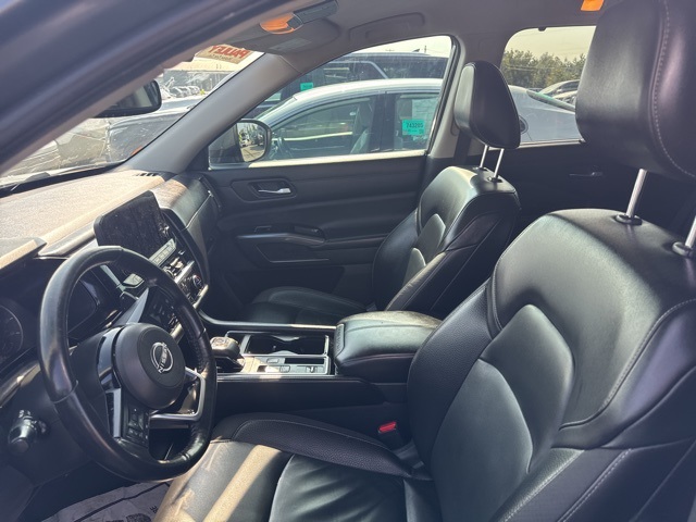 2022 Nissan Pathfinder SL photo 4