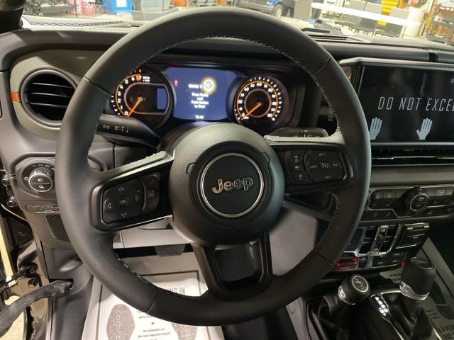 2025 Jeep Gladiator Mojave photo 15