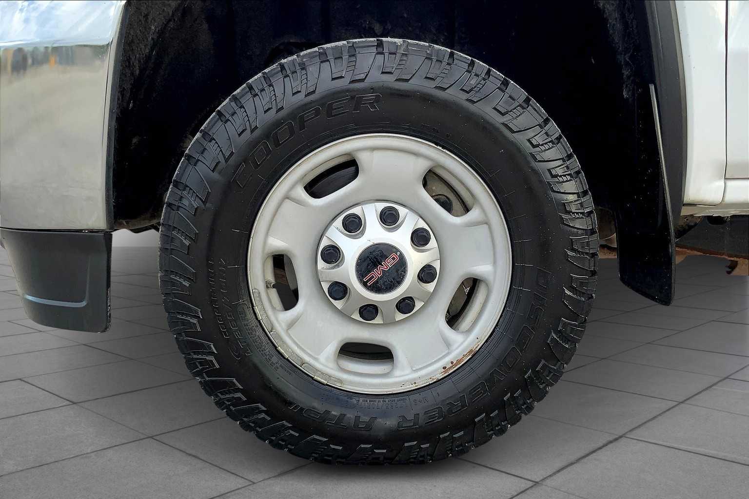 2017 Gmc Sierra Base photo 10