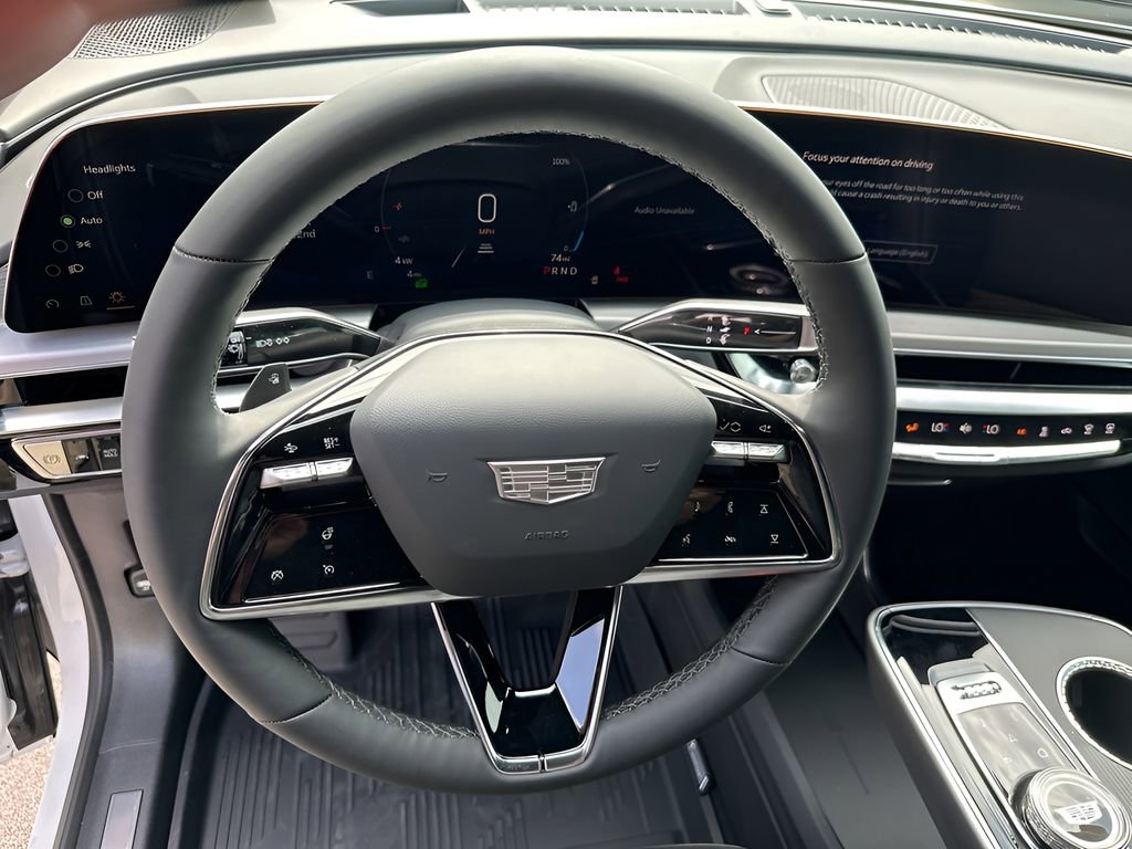 2025 Cadillac Lyriq Luxury photo 27