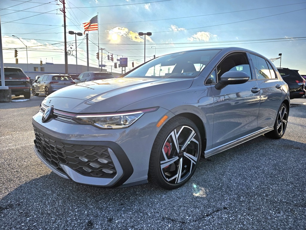 2026 Volkswagen Golf GTI SE's photo