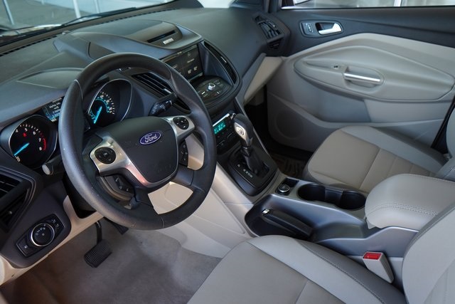 2014 Ford Escape SE photo 2