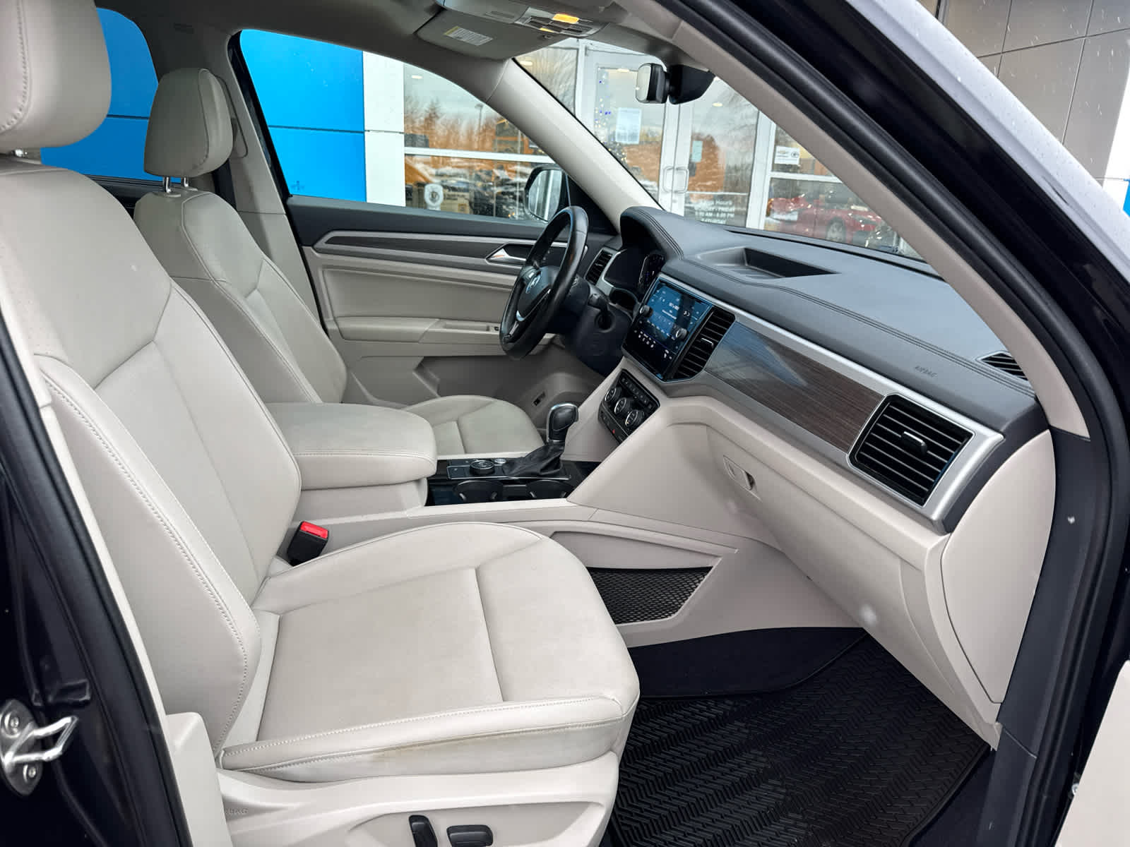 2019 Volkswagen Atlas V6 SEL photo 4