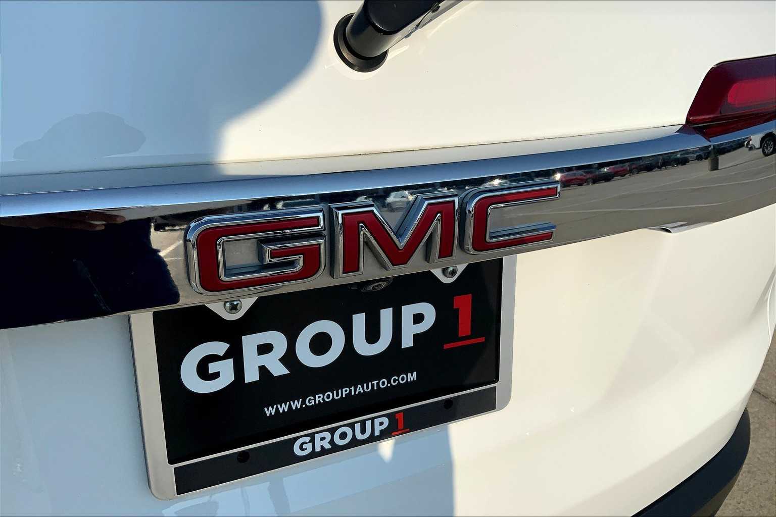 2023 Gmc Acadia SLT photo 9