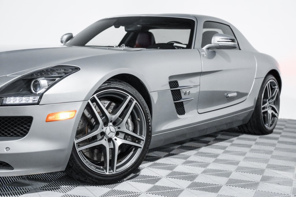 2011 Mercedes Benz SLS AMG photo 14