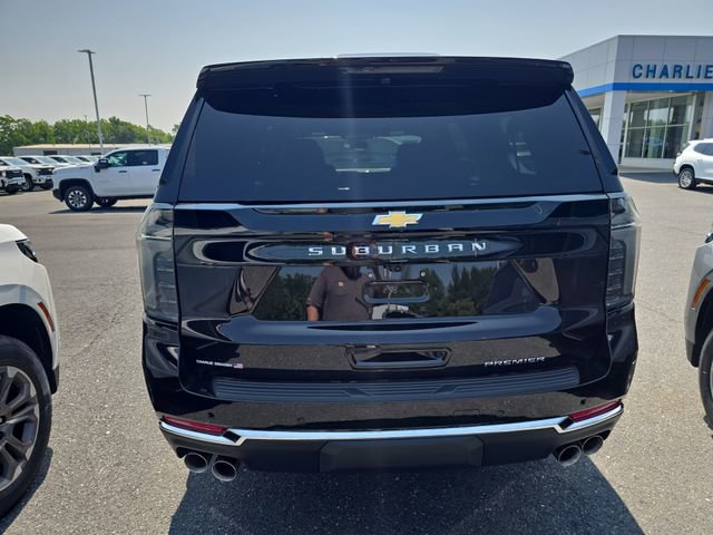 2025 Chevrolet Suburban Premier photo 4