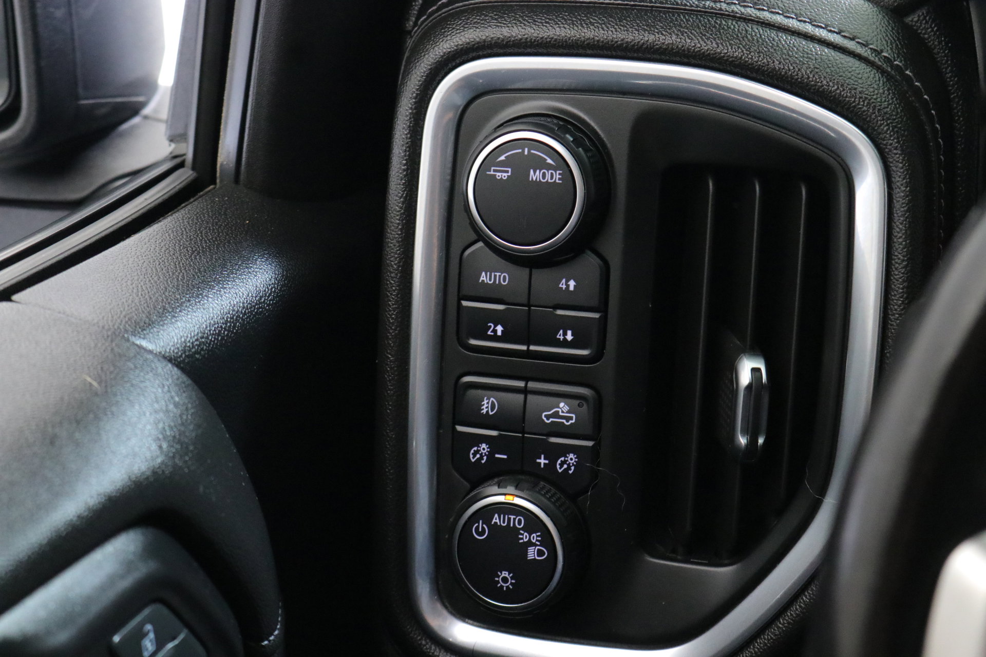 2020 Chevrolet Silverado 1500 RST photo 17