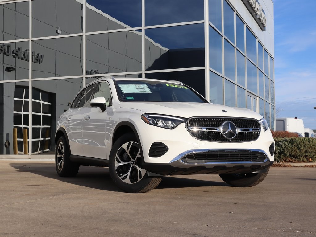 2025 Mercedes-Benz GLC Base's photo