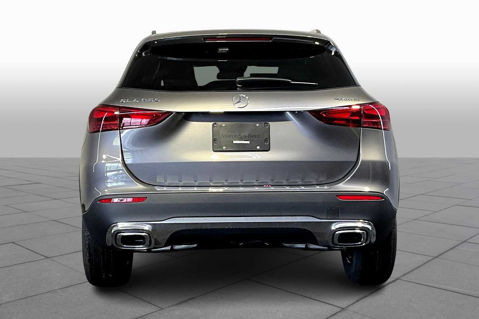 2026 Mercedes Benz GLA 250 4MATIC photo 4