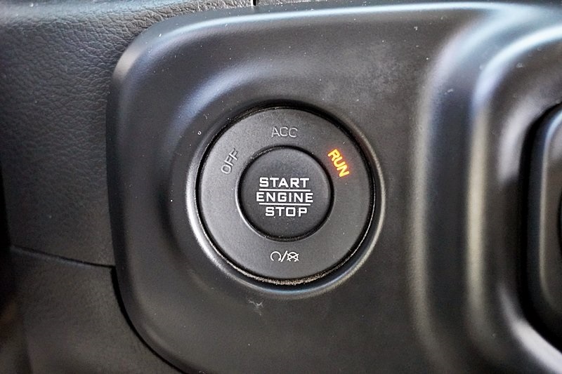 Certified Used 2021 Gray Jeep Overland image 31