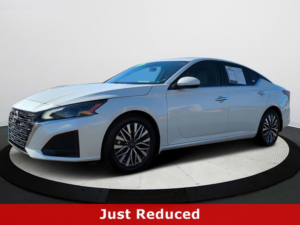 2024 Nissan Altima SV