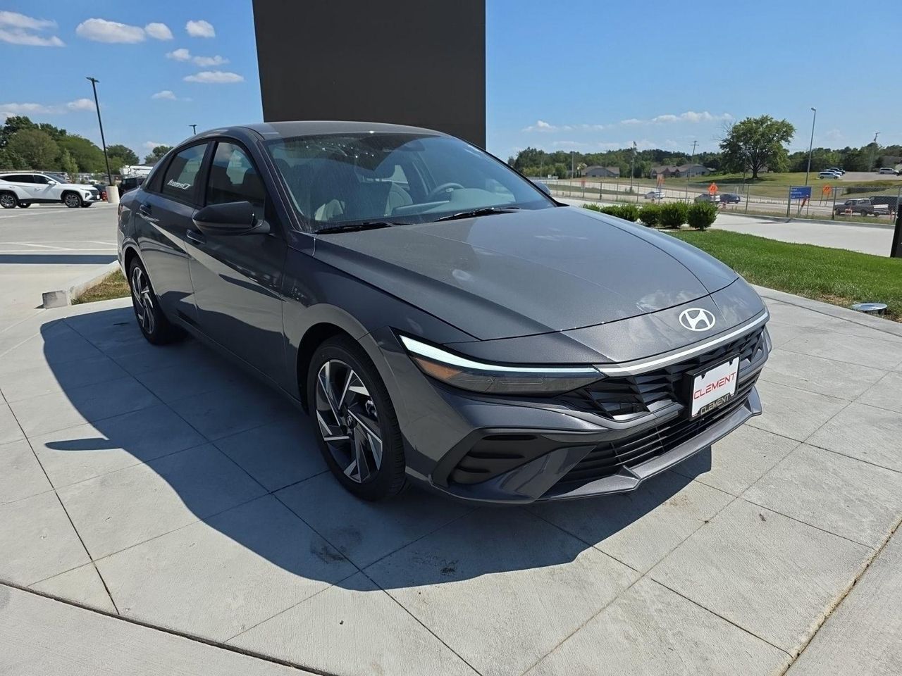 2025 Hyundai Elantra SEL Sport photo 3