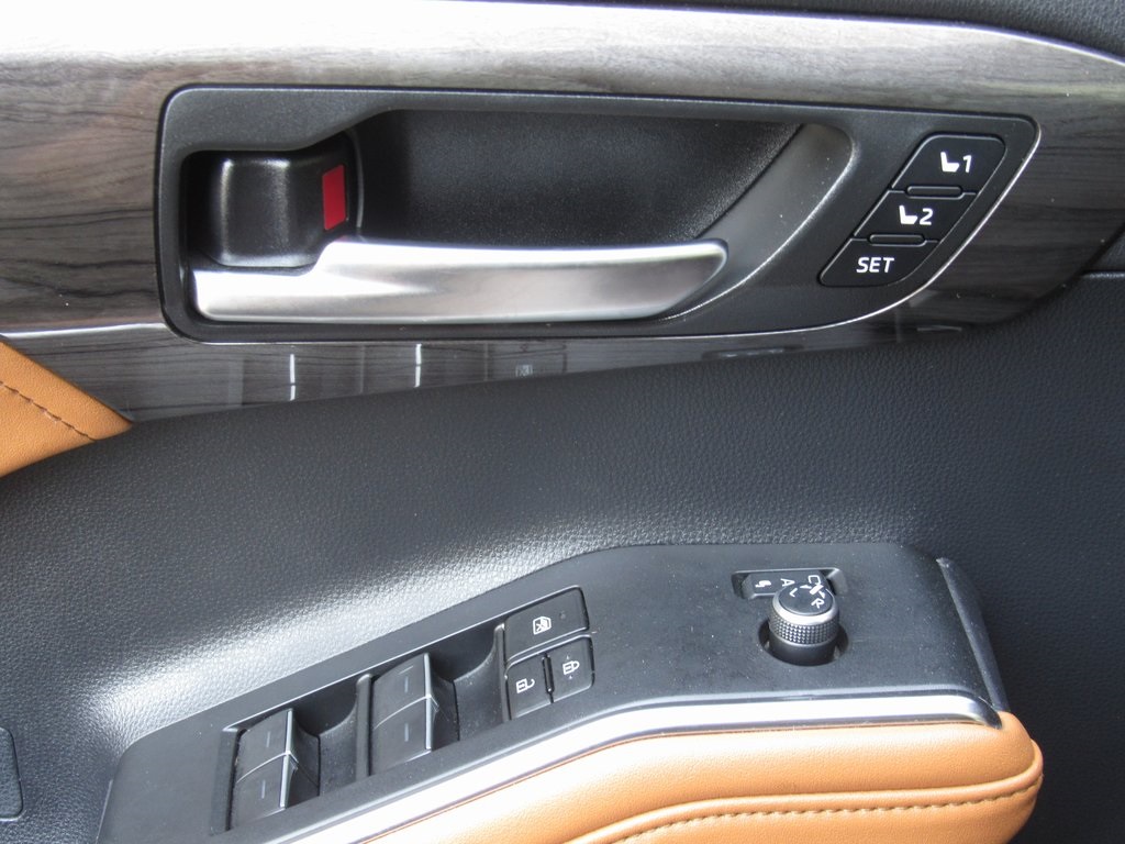 2023 Toyota Highlander Platinum photo 37