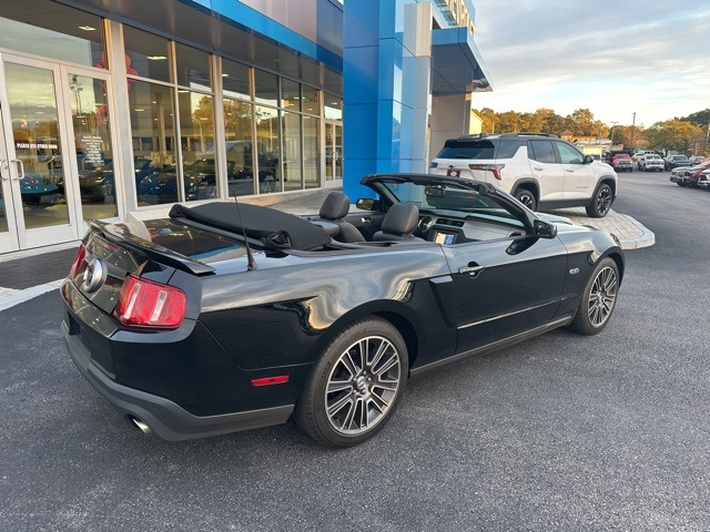 2011 Ford Mustang GT Premium photo 2