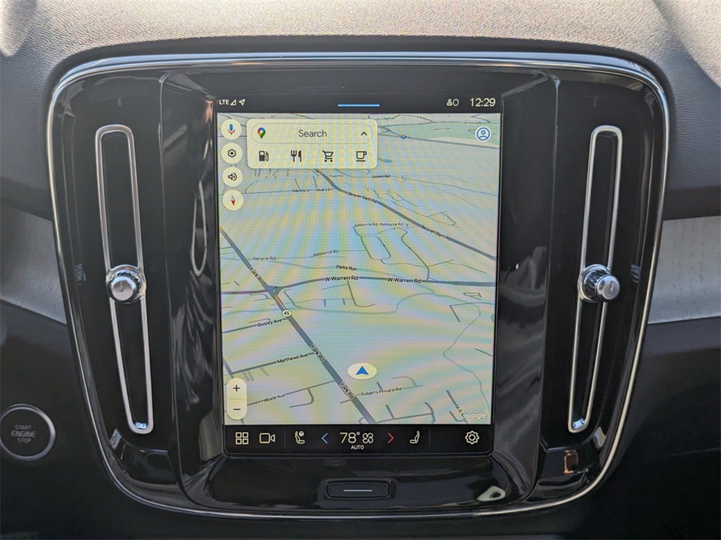 2025 Volvo XC40 Plus photo 19