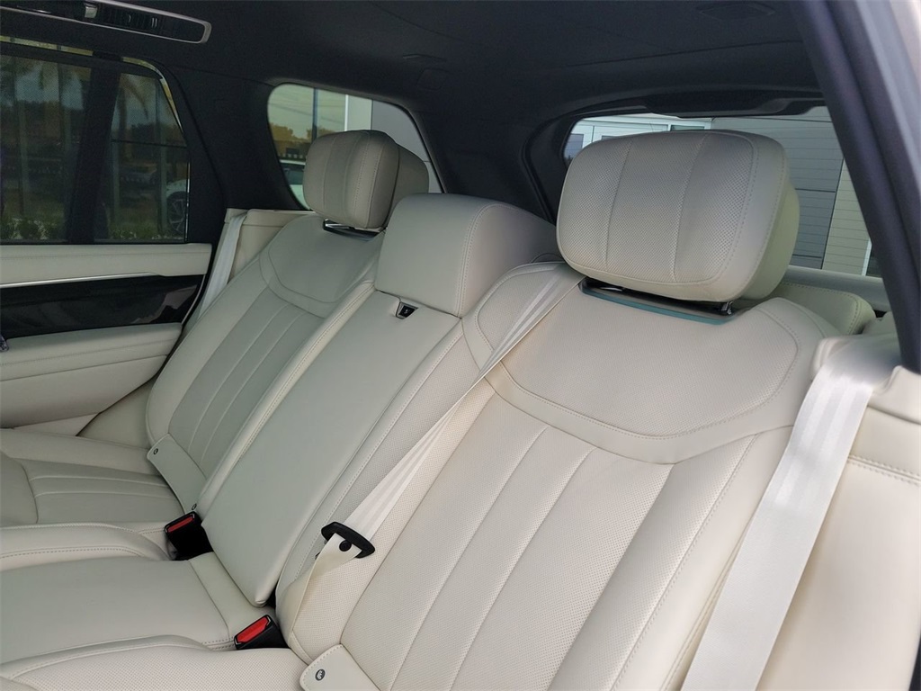 2025 Land Rover Range Rover Autobiography photo 11