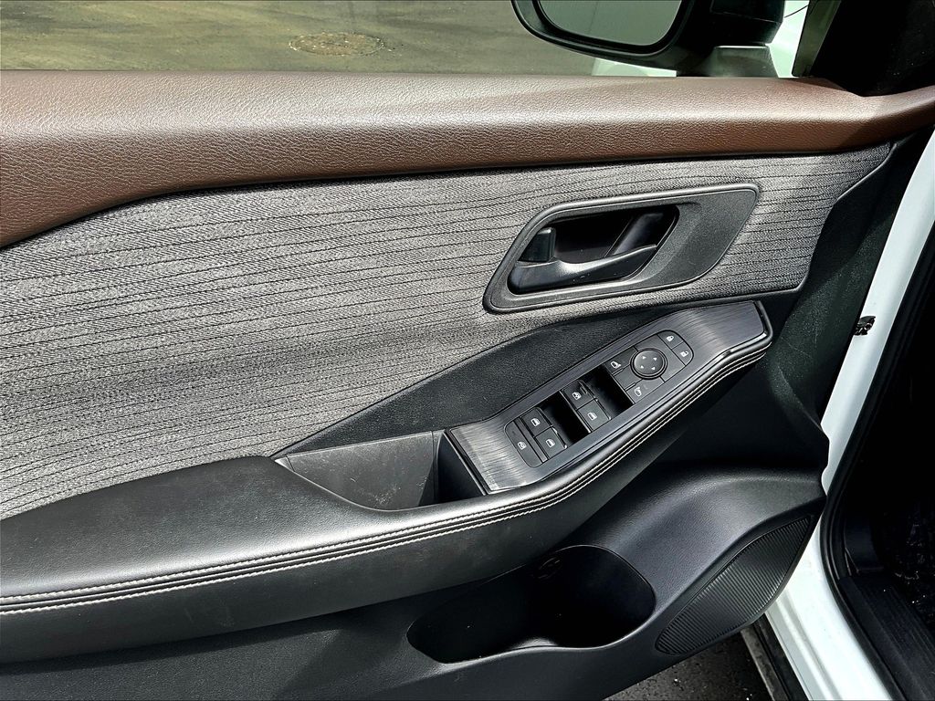 2021 Nissan Rogue S photo 10