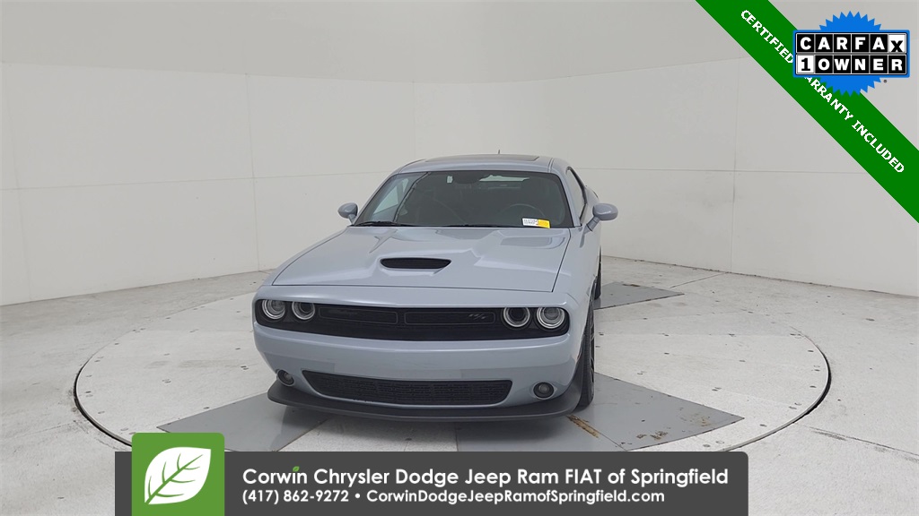 2022 Dodge Challenger R/T photo 4