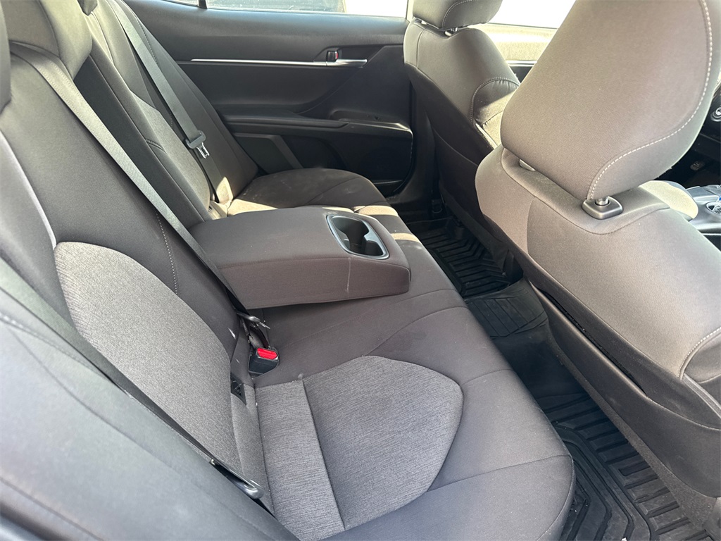 2021 Toyota Camry LE photo 3